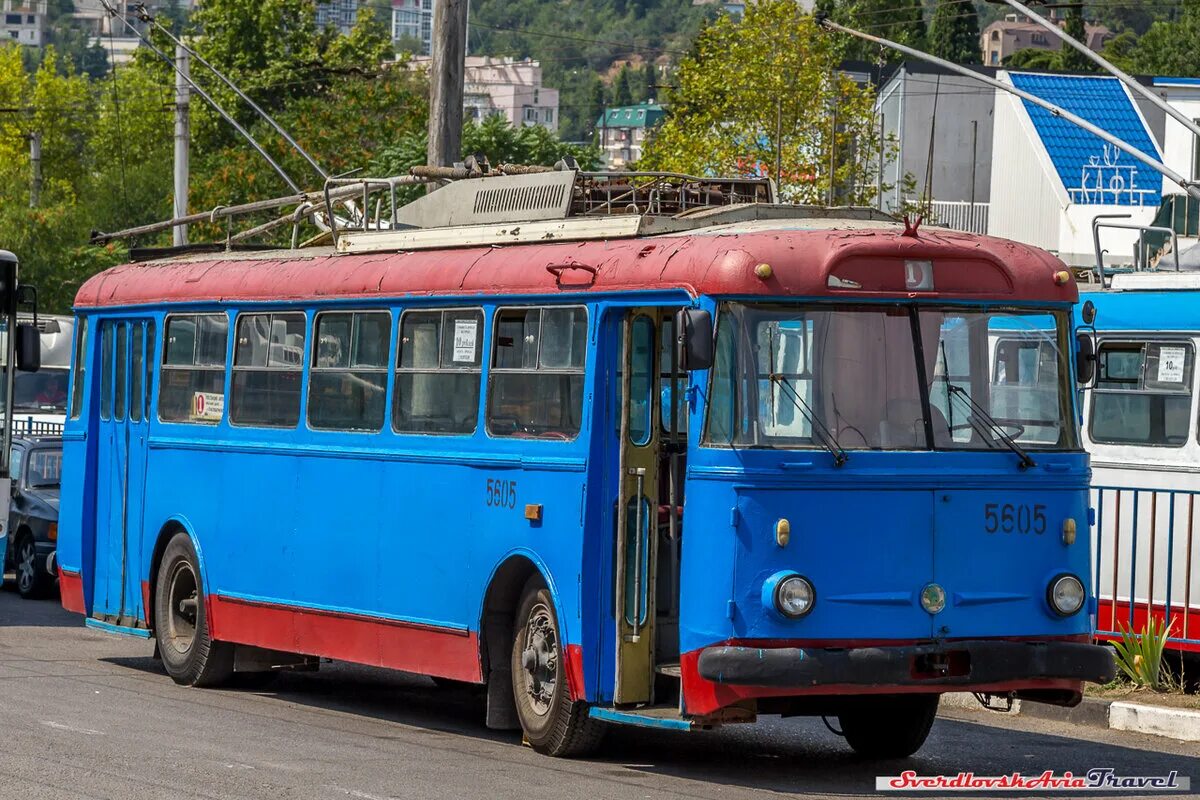 Троллейбус Шкода Симферополь Ялта. Троллейбусный парк Симферополь. Троллейбус Skoda 8tr.