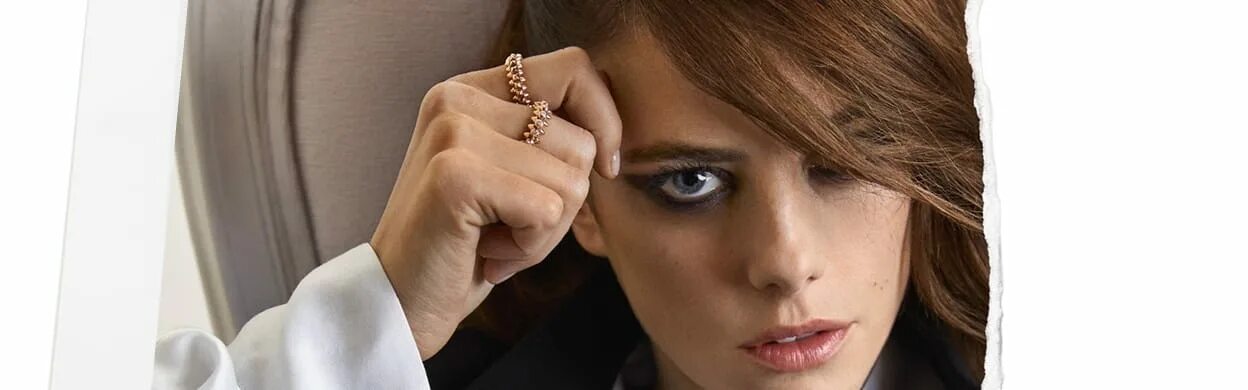 Картье зеленской. Cartier clash кольцо. Картье ювелирные украшения браслет. Драгоценности картье 19 века. Картье ювелирные украшения.