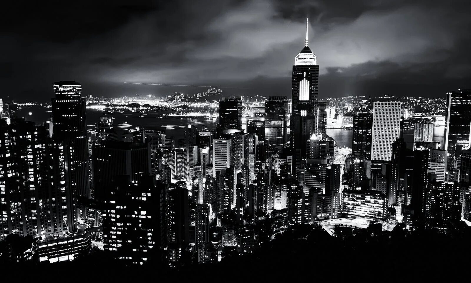 Ночной Нью-Йорк чб. Ночной город черно белый. Красивый темный город. Город в черном стиле.