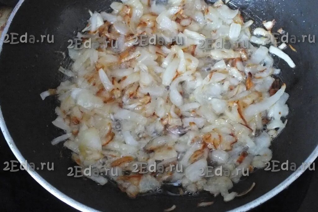 Филе пикши на сковороде. Приготовление пикши на сковороде. Рыба запеченная с черносливом. Пикша жареная на сковороде. Пикша запеченная.