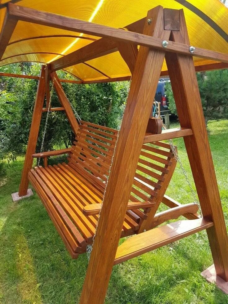 Качели садовые деревянные своими руками фото. Качели деревянные. садовые качели из дерева. качель садовая деревянная. качели с крышей для дачи.