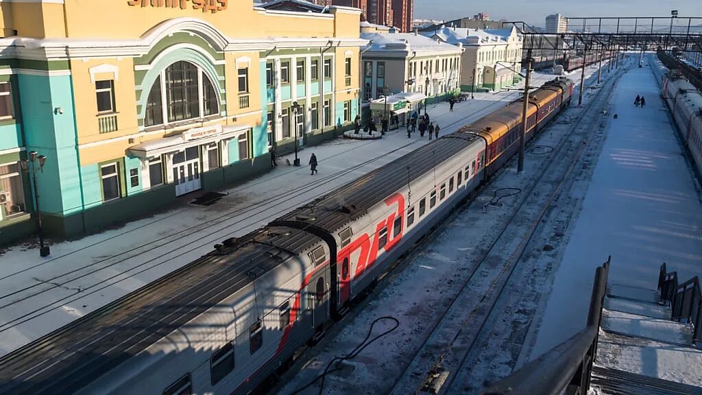 Железная дорога облучье. Транссиб омск. Транссиб ярославль. Транссиб омск. Километровый столб транссибирская магистраль.