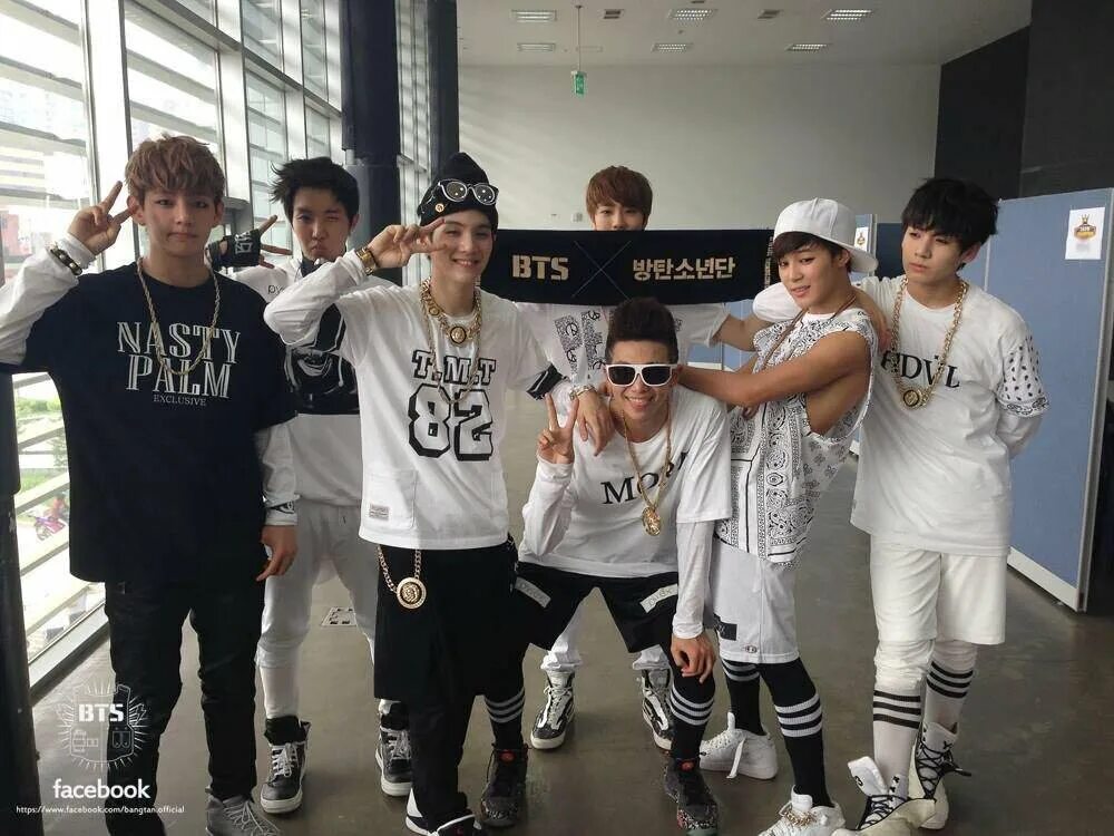 Когда вышли bts. Группа бтс дебют. bts 2013. группа бтс 2013 год. бтс 2013 дебют.