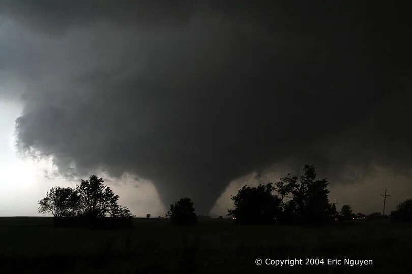 Жуткое торнадо. Самый страшный смерч. Жуткое торнадо. Самые ужасные торнадо. Очень страшные ураганы.