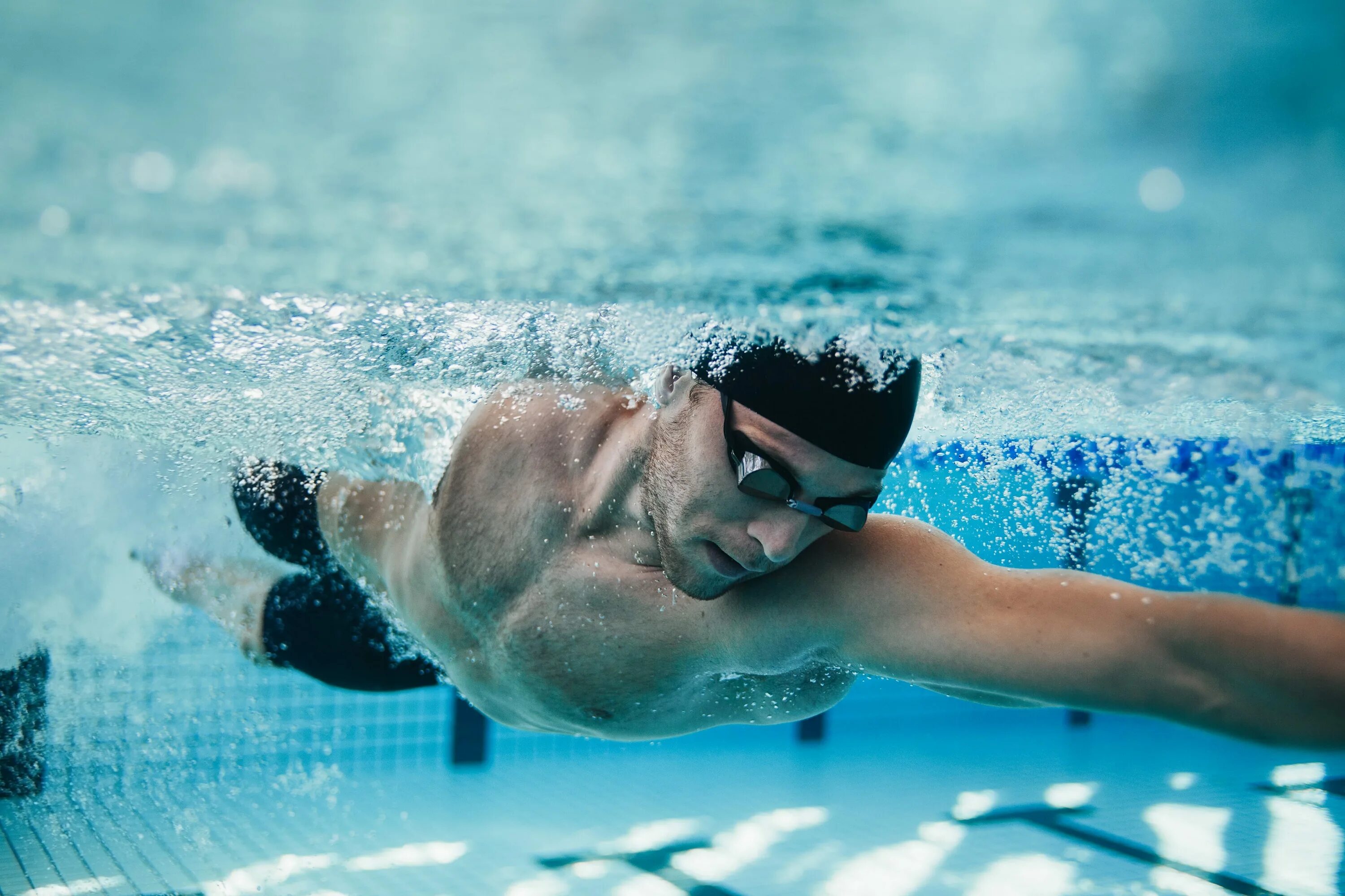 Кроль плавание. Пловец. Плавание в бассейне. Пловец в бассейне. Swimming activities