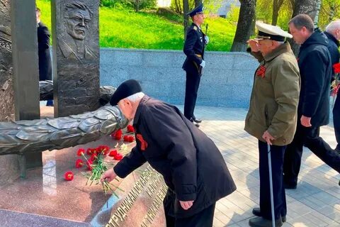 Также возложены