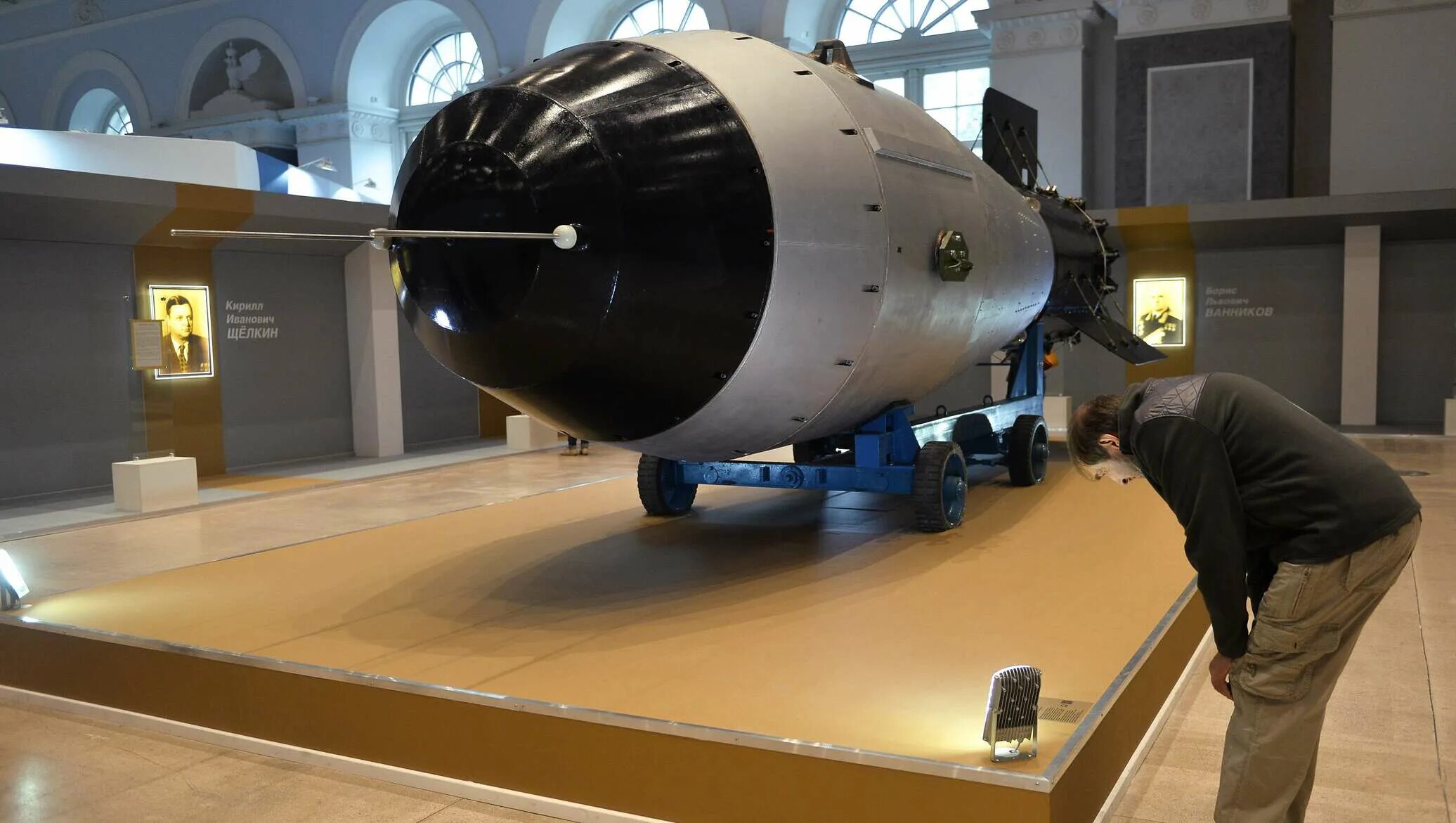 Самая мощная водородная бомба. Ан602 царь-бомба. Царь-бомба (ан602) – 58 мегатонн. Термоядерная Авиационная бомба ан602. Термоядерная бомб ан602 (царь-бомба).