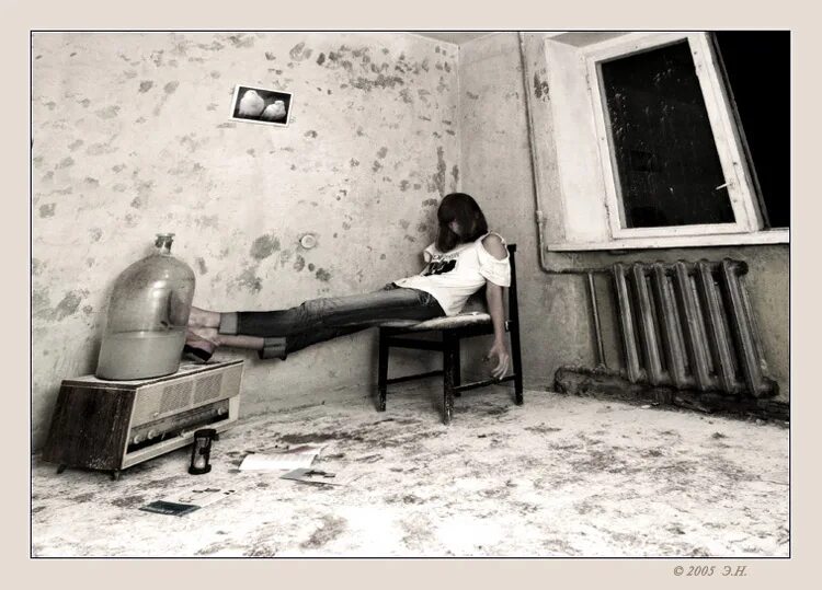 Пьющие девушки. Подруги бухают. А девочка пьяна уже который день. Напилася я пьяна мем. Подруги напились.