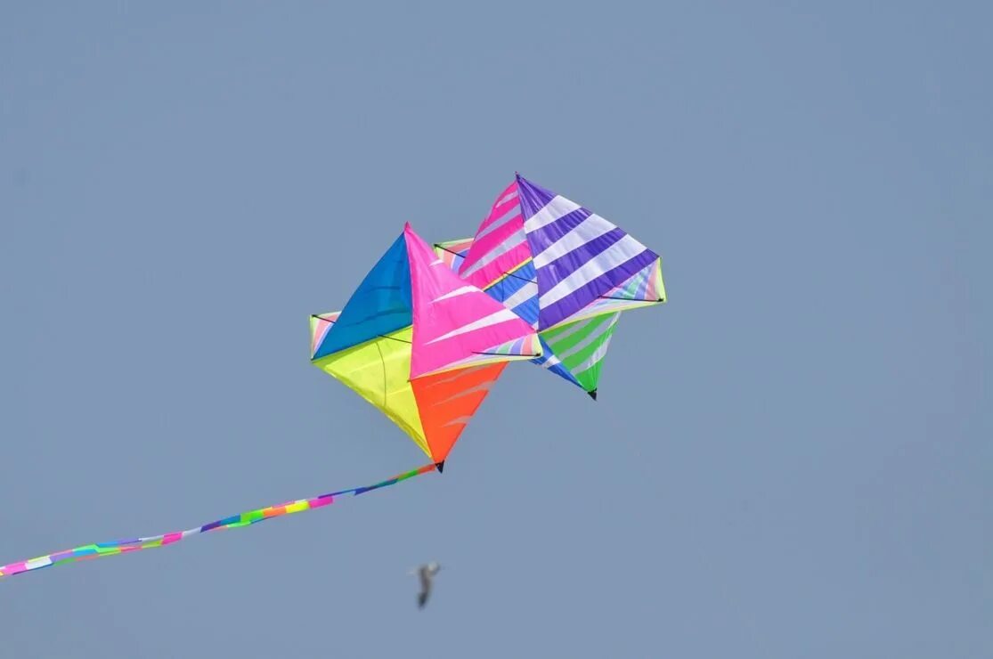 Flying a kite перевод на русский. The Kite. Flying a Kite. Fly a Kite. The Kite Runner.