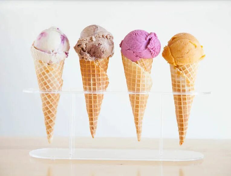 Мягкое мороженое в рожке. Мороженое красиво. Мороженое. Красивое мороженое. Мороженое.
