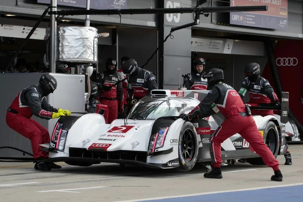 Что такое пит стоп. Audi sport team joest. audi r18 sport team joest. пит стоп ле ман. пит стоп формула 1.