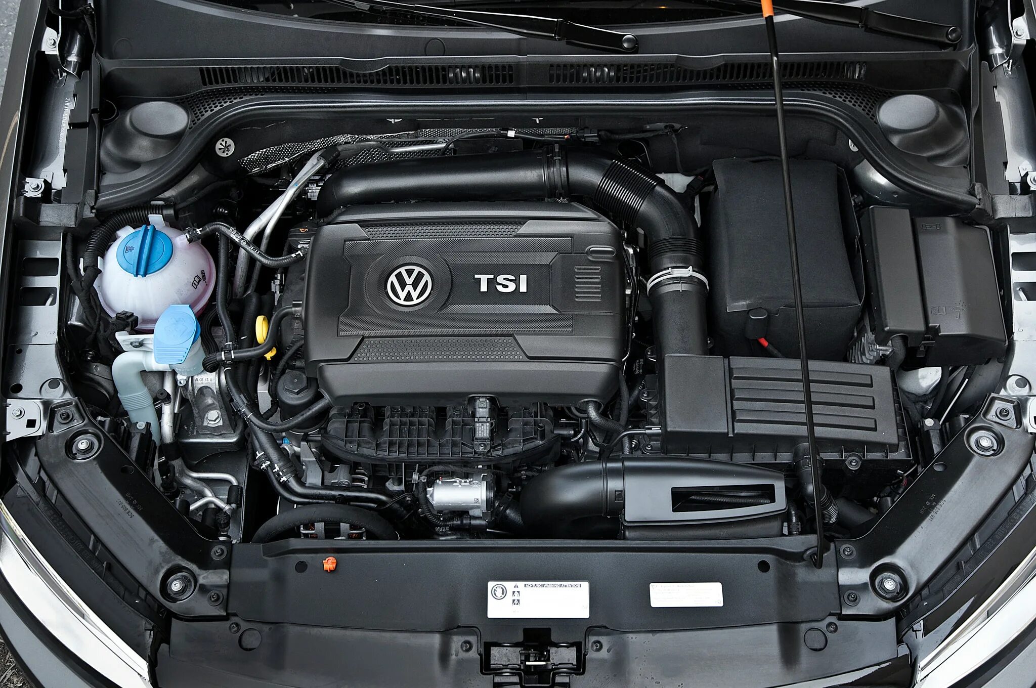 Двигатель Volkswagen TSI 2.0. Volkswagen Jetta 6 двигатели. VW Jetta 1-4 TSI двигатель. Фольксваген Джетта двигатель 2.0.