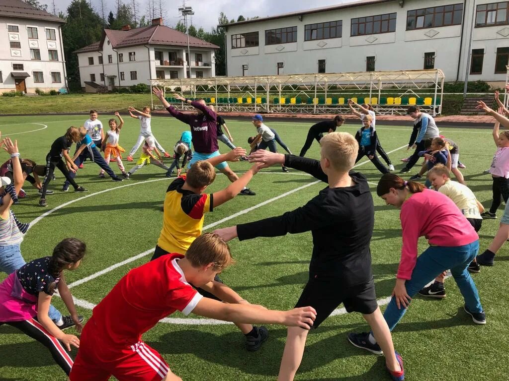 Спортивный лагерь в подмосковье. Топорково лагерь. Спортивный лагерь. Спортивный лагерь в Москве. Спортивно хоровой лагерь в Сергиевом Посаде.