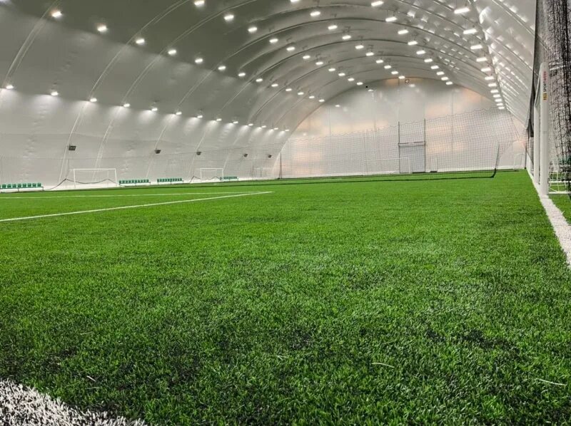 Андреевская 3 череповец. Футбольный манеж метеор арена. Футбольный манеж «футбол арена-север». Футбольный центр череповец. Ангелово в митино футбольный манеж.