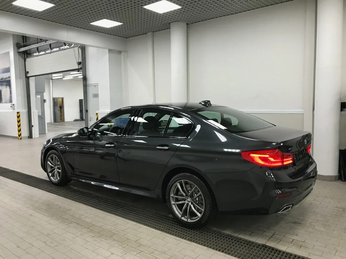 Bmw 520d g30 масло. Bmw 520d g30. Bmw 520d g30 масло. Бмв g30 серая. Бмв 5 2017.
