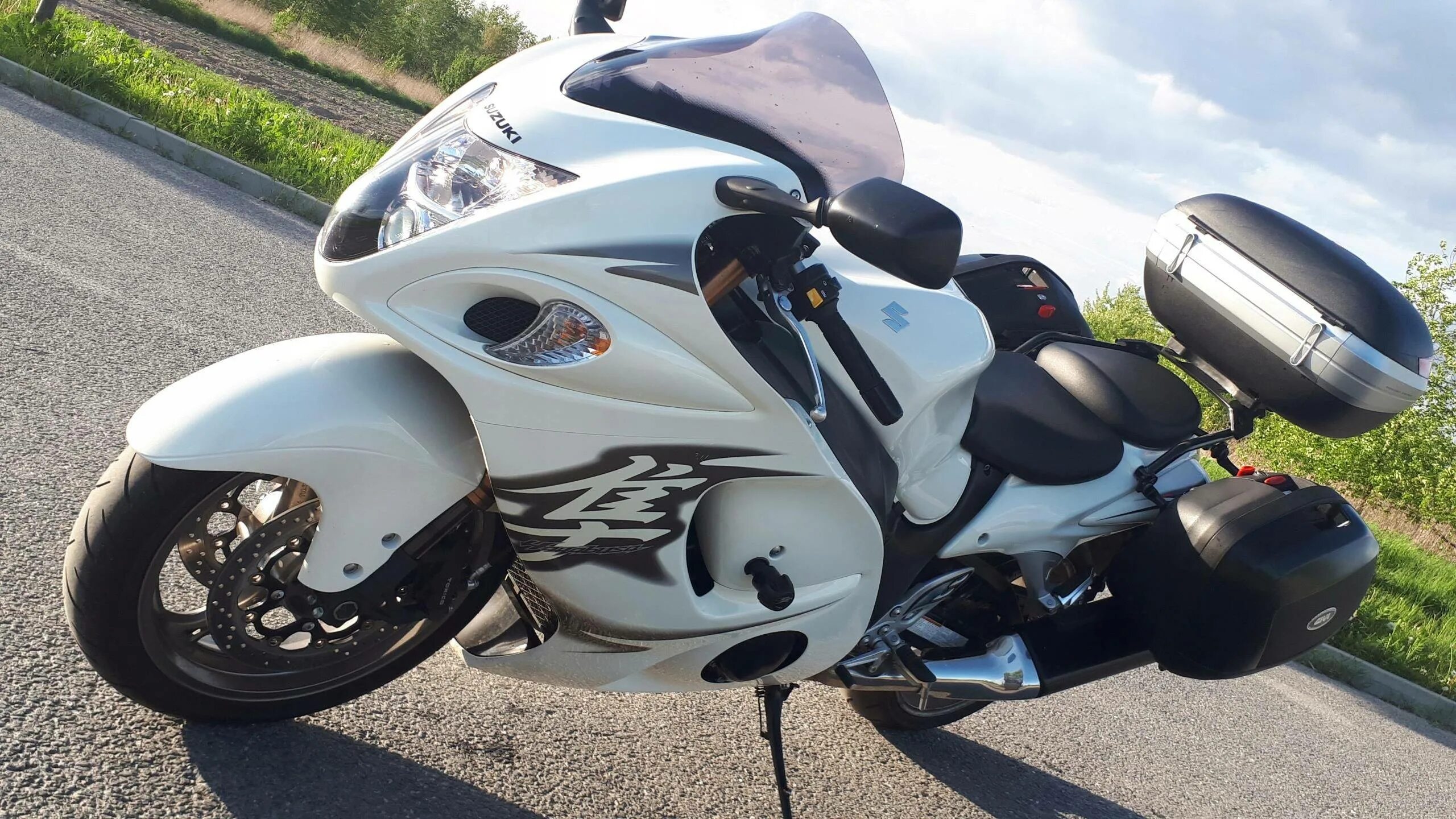 Сузуки хаябуса купить. Suzuki Hayabusa gsx1300r. Сузуки GSX 1300 Hayabusa. Сузуки gsx1300r Hayabusa 2006. Suzuki Hayabusa gsx1300r 2021.