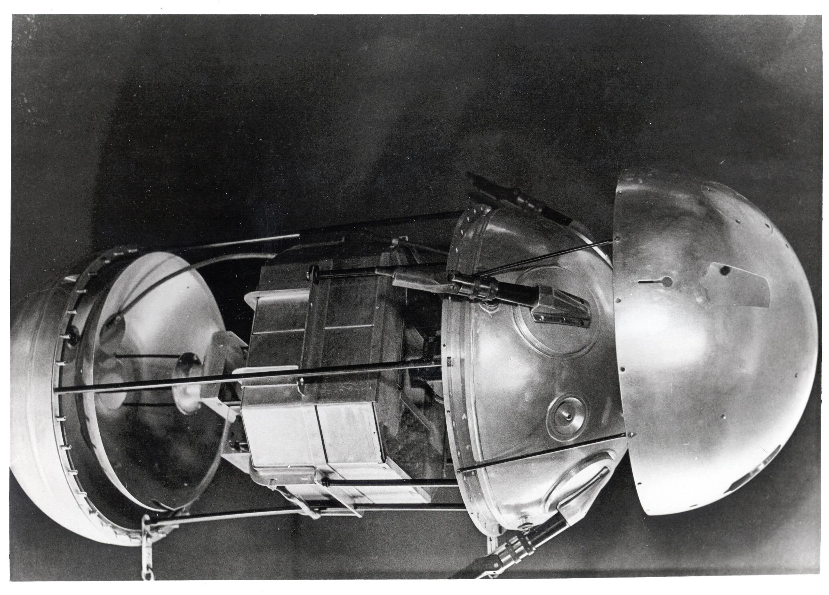 Первого искусственного спутника земли в 1957 году. Первый искусственный Спутник земли 1957. Первый искусственный Спутник земли 1957 Королев.