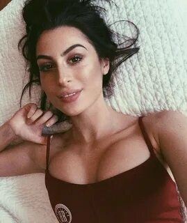 Description:Profession :- Model and Social Media Personality Born :- Lebnon...