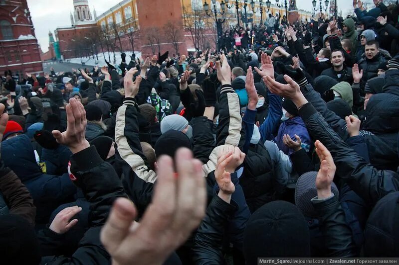 5 декабря 2010. Бунт на Манежной площади 2010. Манежка 2010 националисты. Манежная площадь 2011 беспорядки. 11 Декабря 2011 Манежная площадь.