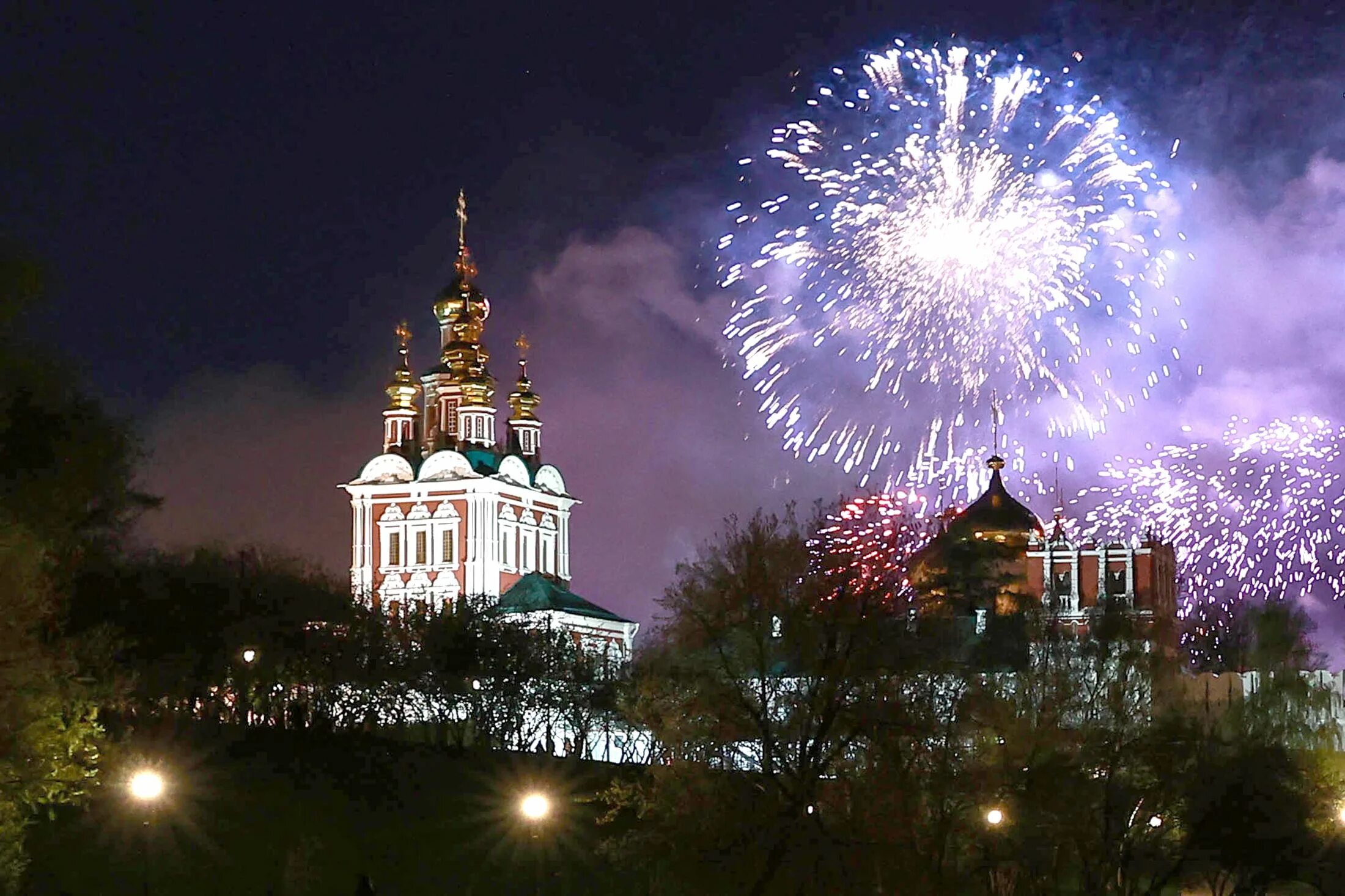 Салют в Москве. Салют Победы в Москве. Салют 9 мая Москва. Салют над Москвой.