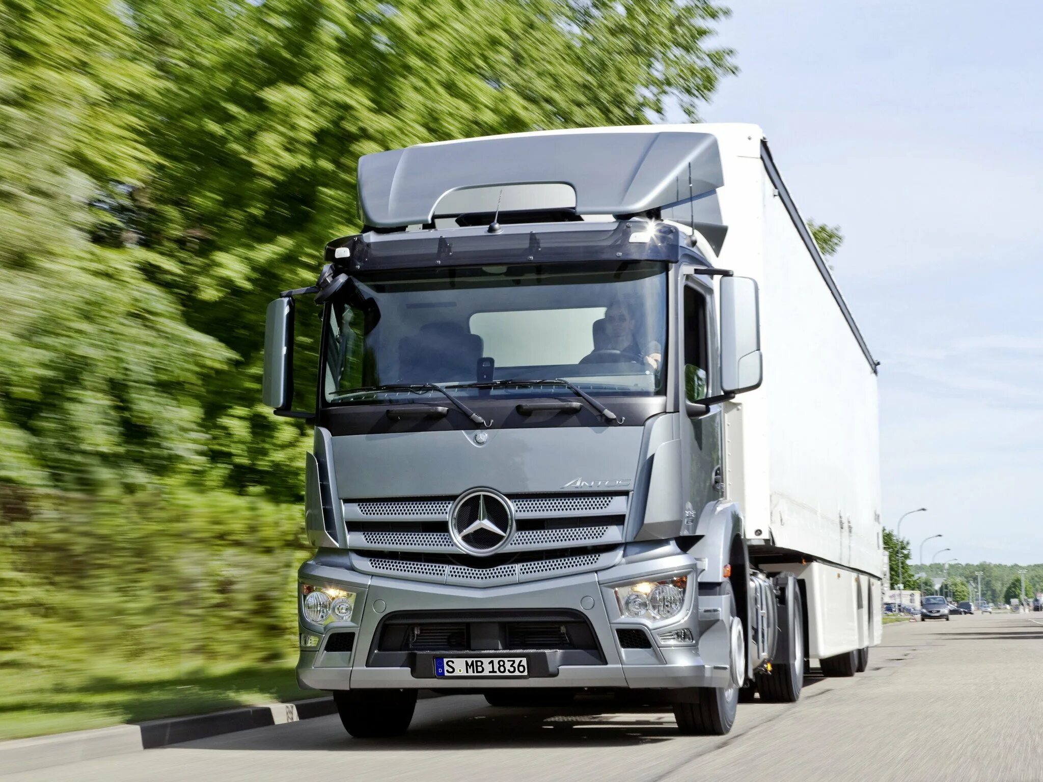 Куплю грузовой автомобиль. Грузовик Mercedes-Benz Antos. Mercedes Benz Actros 2012. Грузовик Mercedes-Benz Antos 3340;. Мерседес грузовой Аксор.