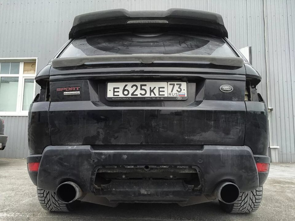 Снять бампер рендж ровер. Задний бампер range rover sport. задний бампер на рендж ровер спорт 2014. буксировочная петля рендж ровер. range rover sport буксировочный крюк.