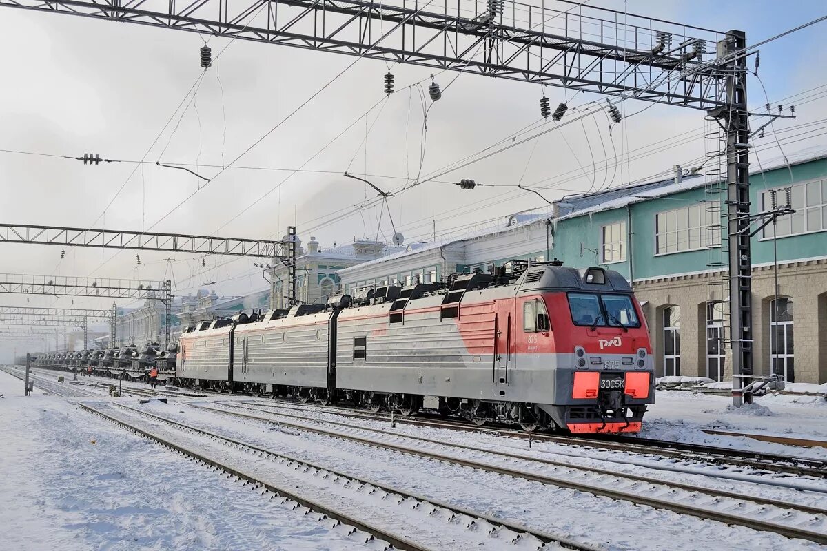 Электровоз 3 с 5 к. 3эс5к 1111 Иланская. 2эс5к пассажирский. Электровоз 2эс10 пассажирский. Электровоз 3эс5к Узбекистан.