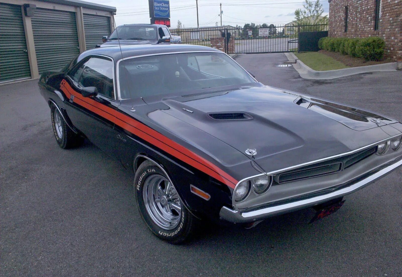 Челленджер 1969. Dodge Челленджер 1969. Додж Челленджер 1969. Dodge Challenger 1969-1974. Машина dodge Challenger 1969.