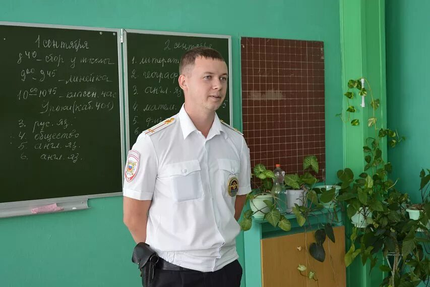 Старый оскол участковый полиции. Старый оскол участковый полиции. Старый оскол участковый полиции. Отдел полиции старый оскол. Хожаинов дмитрий васильевич старый оскол.