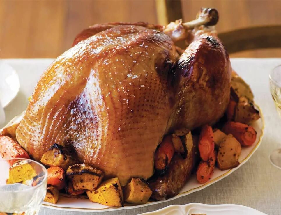 Курица гриль. Запеченная индейка с каштанами. Roast monica. Курица приготовленная. Курочка блюдо.