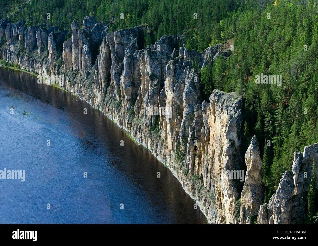 Природный парк ленские столбы это. Река лена ленские столбы. Природный парк ленские столбы это. Якутск ленские столбы. Якутск ленские столбы.