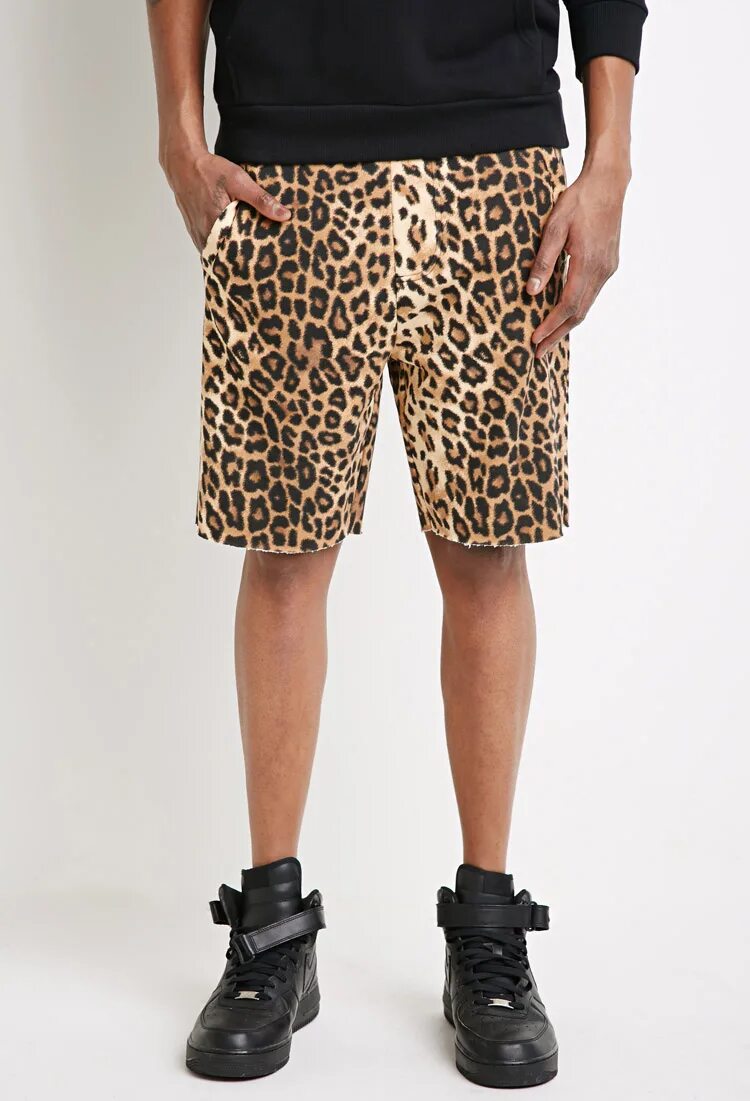 Леопардовые шорты. Nike Leopard shorts Mens. Шорты леопардовые крейк Джонс. HM шорты леопардовые. Мужские шорты леопард John Balliano.