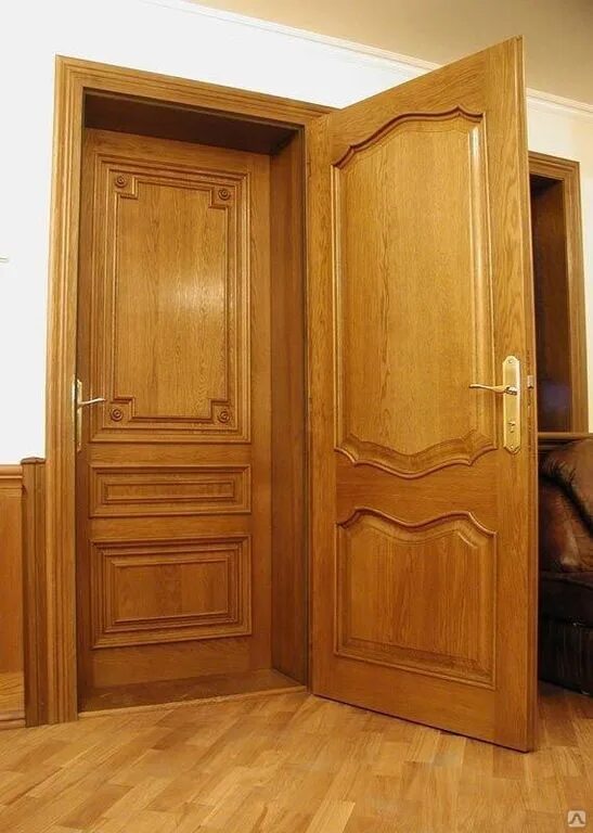 Деревянная дверь. Дверь входная деревянная. Вторая входная деревянная дверь. Деревянные двери из массива.