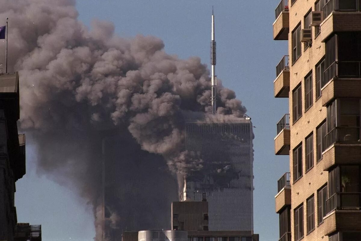 Теракты 11 сентября 2001 года. Всемирный торговый центр в нью-йорке 11 сентября 2001 года. Башни-близнецы теракт 11 сентября. Втц нью-йорк 2001. 11 сентября близнецы сша.