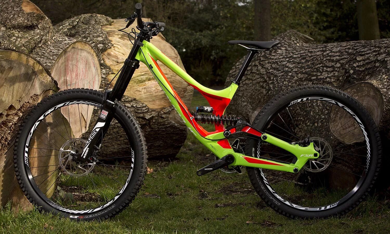 Demos m. Велосипед specialized Demo 8. Велосипед specialized Downhill. Двухподвес specialized Demo. Спешелайзед демо 8.