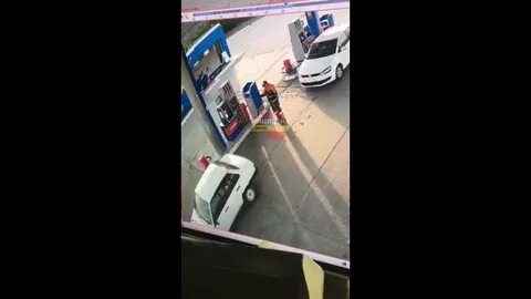На заправке просят денег