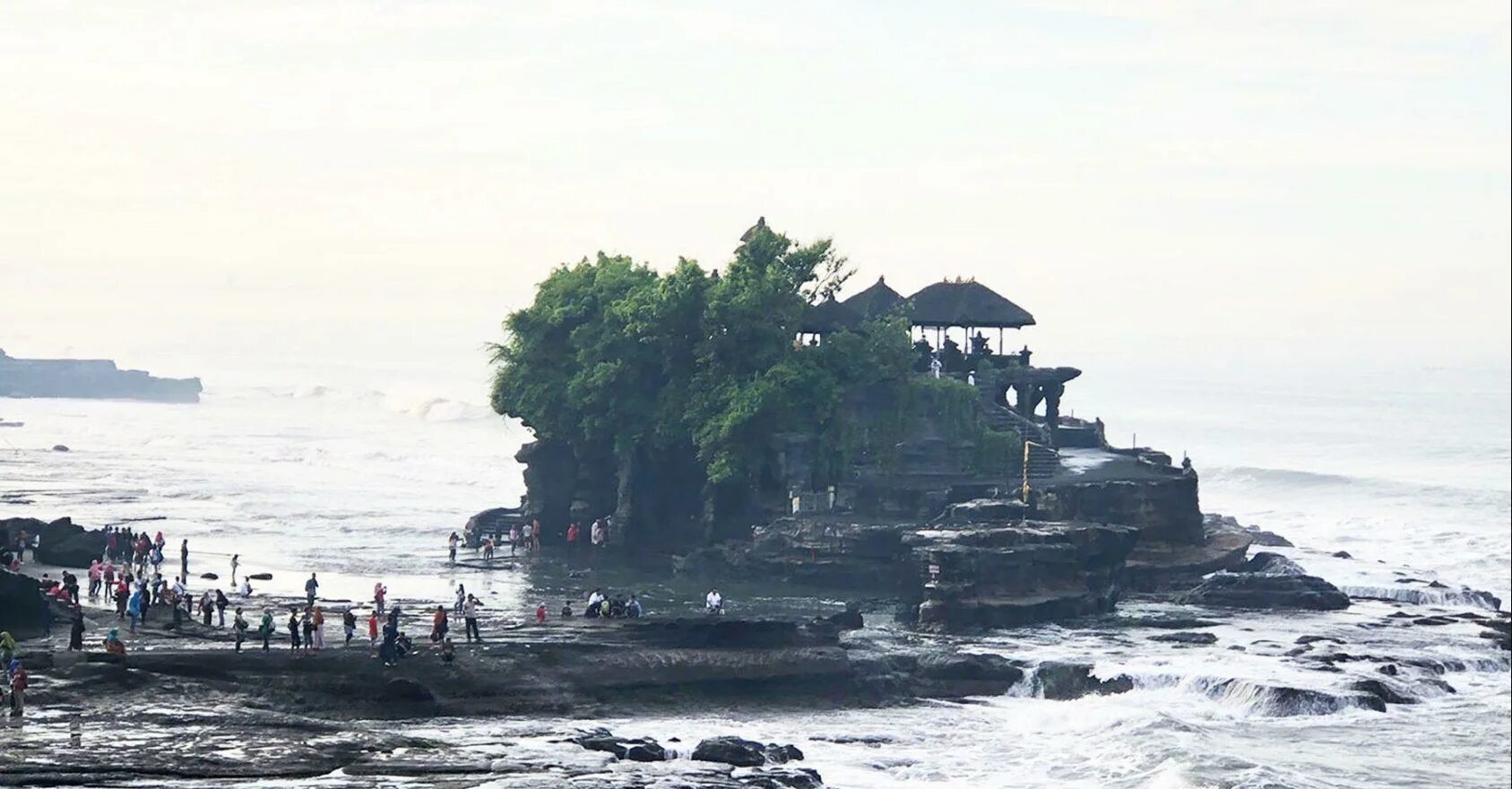 Приливы бали. Отливы на Бали. Приливы и отливы на Бали. Храм на воде Пура Танах в отлив.