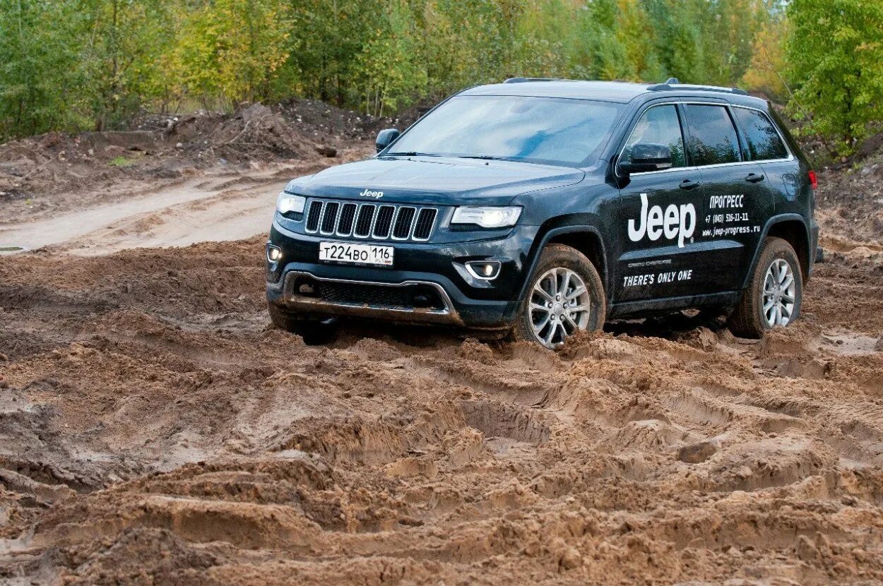 Jeep Grand Cherokee на бездорожье. Jeep Grand Cherokee Offroad. Джип Гранд Чероки wk2 бездорожье. Jeep Cherokee Trailhawk 2018.