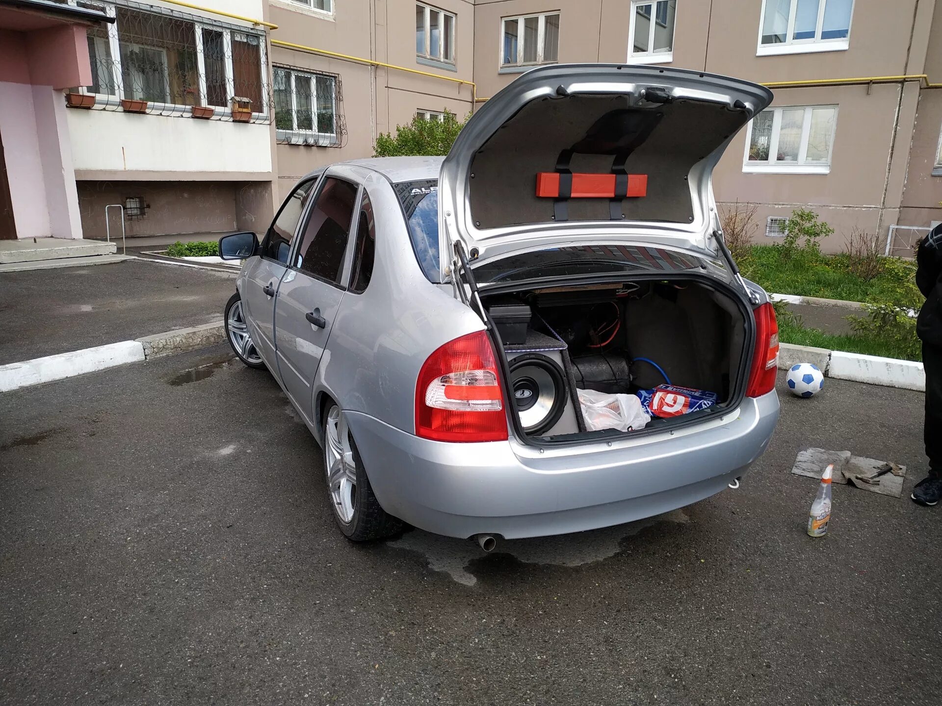проклеил багажник - Lada Калина седан, 1,6 л, 2006 года автозвук DRIVE2