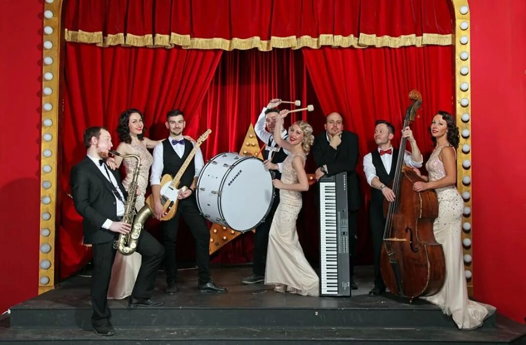 Band roll. Trollheim's grott band photo. Band москва. Band москва. Группа фарш кавер бэнд москва.