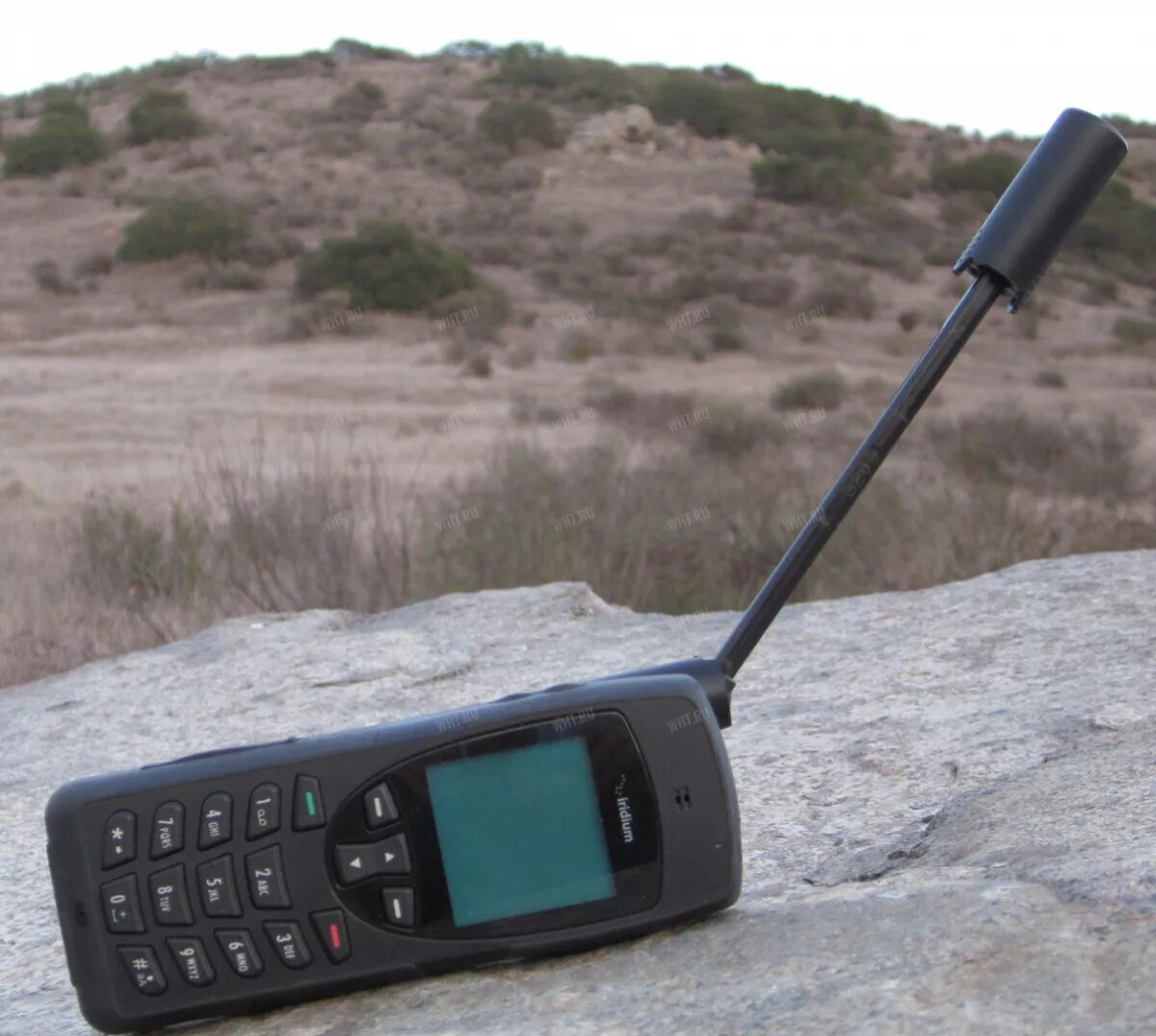 Спутниковый телефон iridium. Sat phone. Thuraya pro-dual. Телефон cisco спутниковые. Inmarsat isatphone pro 2.