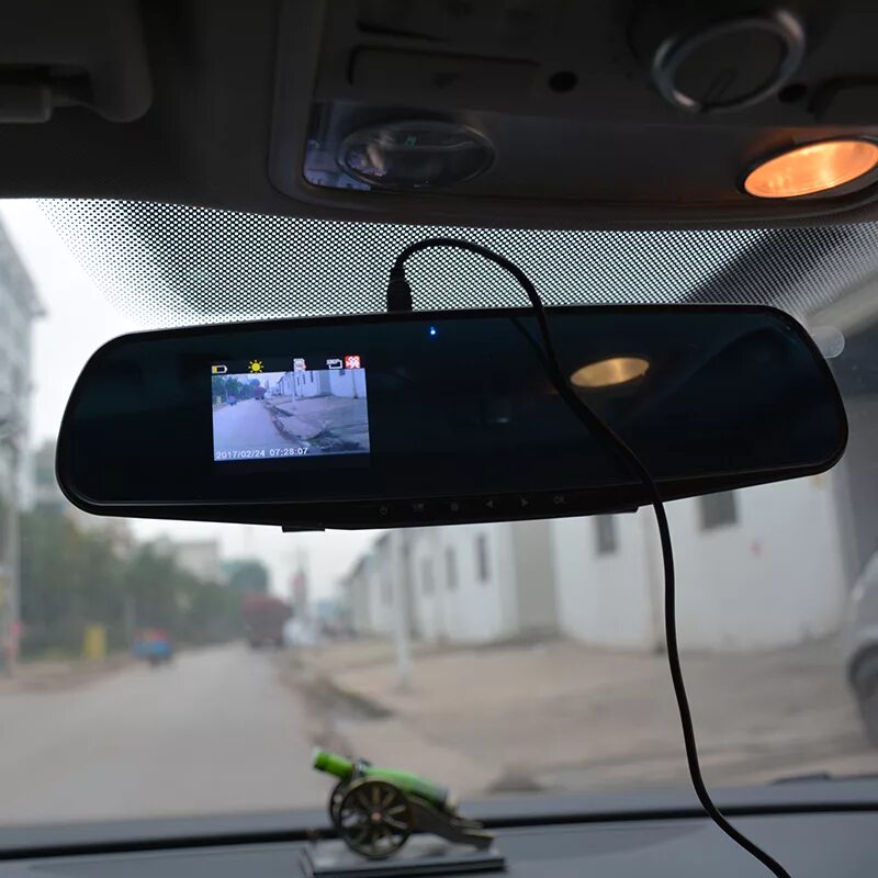 Регистратор убрать. Видеорегистратор зеркало car Camcorder.