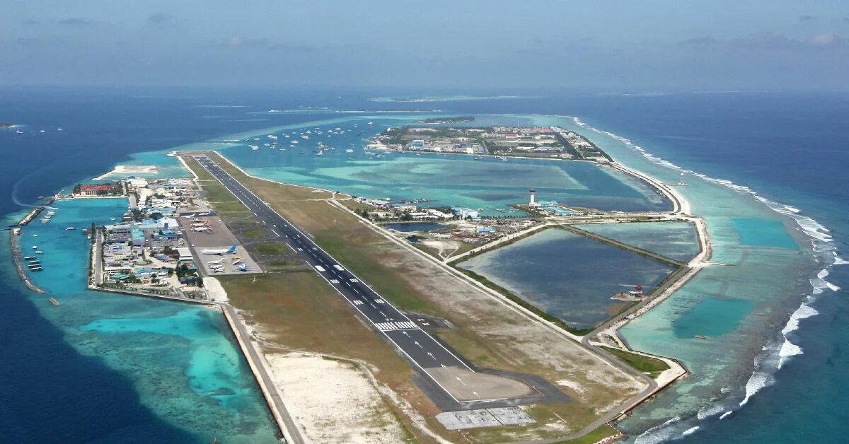 Международный аэропорт Велана Мальдивы. Город Мале аэропорт Велана. Остров Мале Мальдивы. Аэропорт Ибрагима Насира Мале.
