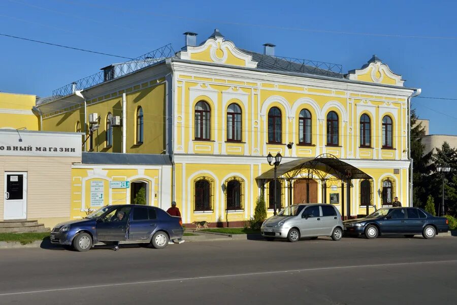 Острогожск площадь ленина. Краеведческий музей в осташево. Пожарная каланча острогожск. Острогожск воронежская область площадь. Особняк зыбцева острогожск.