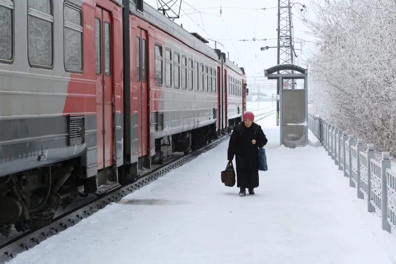 Поезда татарск сегодня. Электропоезд Новосибирск Татарск. Поезд Татарск Новосибирск. Татарск электричка. Вагон электрички.