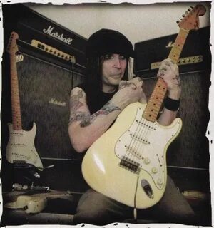 The other side of mars mick mars