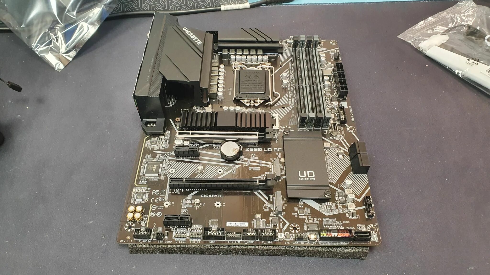 Gigabyte z590 UD. Z590 UD AC. Материнская плата Gigabyte z590 UD AC. Материнская плата Gigabyte z590 UD AC LGA 1200. Z590 купить материнская