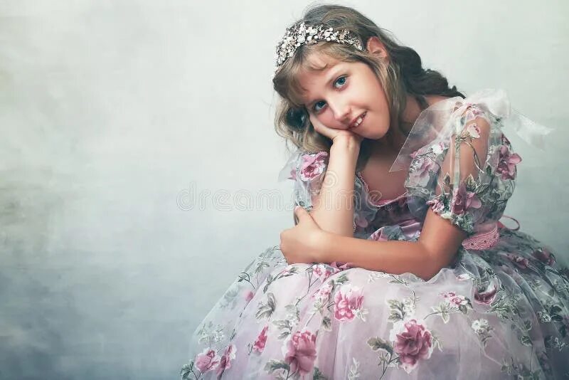 Картина розовая девочка принцесса. Princess of koshy. Isabel shaw. Песня я красивая принцесса. Самая красивая принцесса.