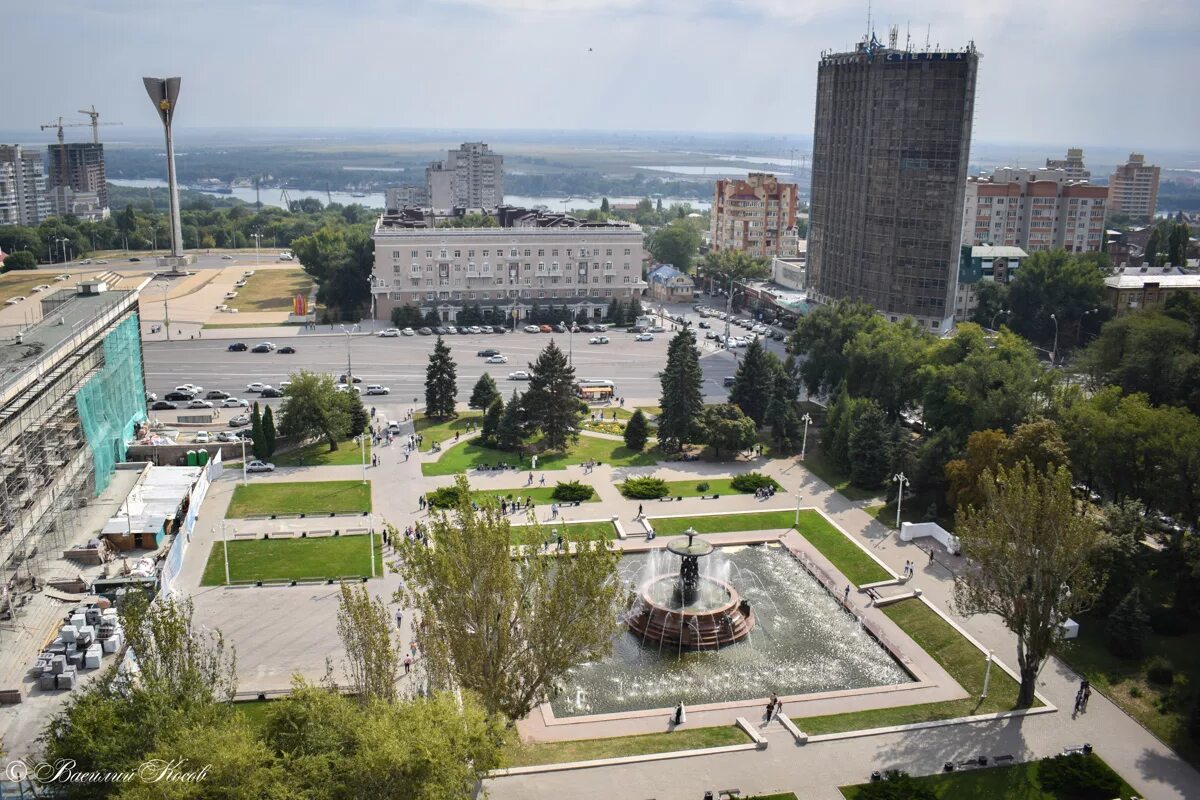 Театральная площадь Ростов на Дону. Театр на театральной площади в Ростове на Дону. Театральная площадь 2 Ростов на Дону. Площадь в Ростове на Дону Театральная площадь. Ростов театральная 1