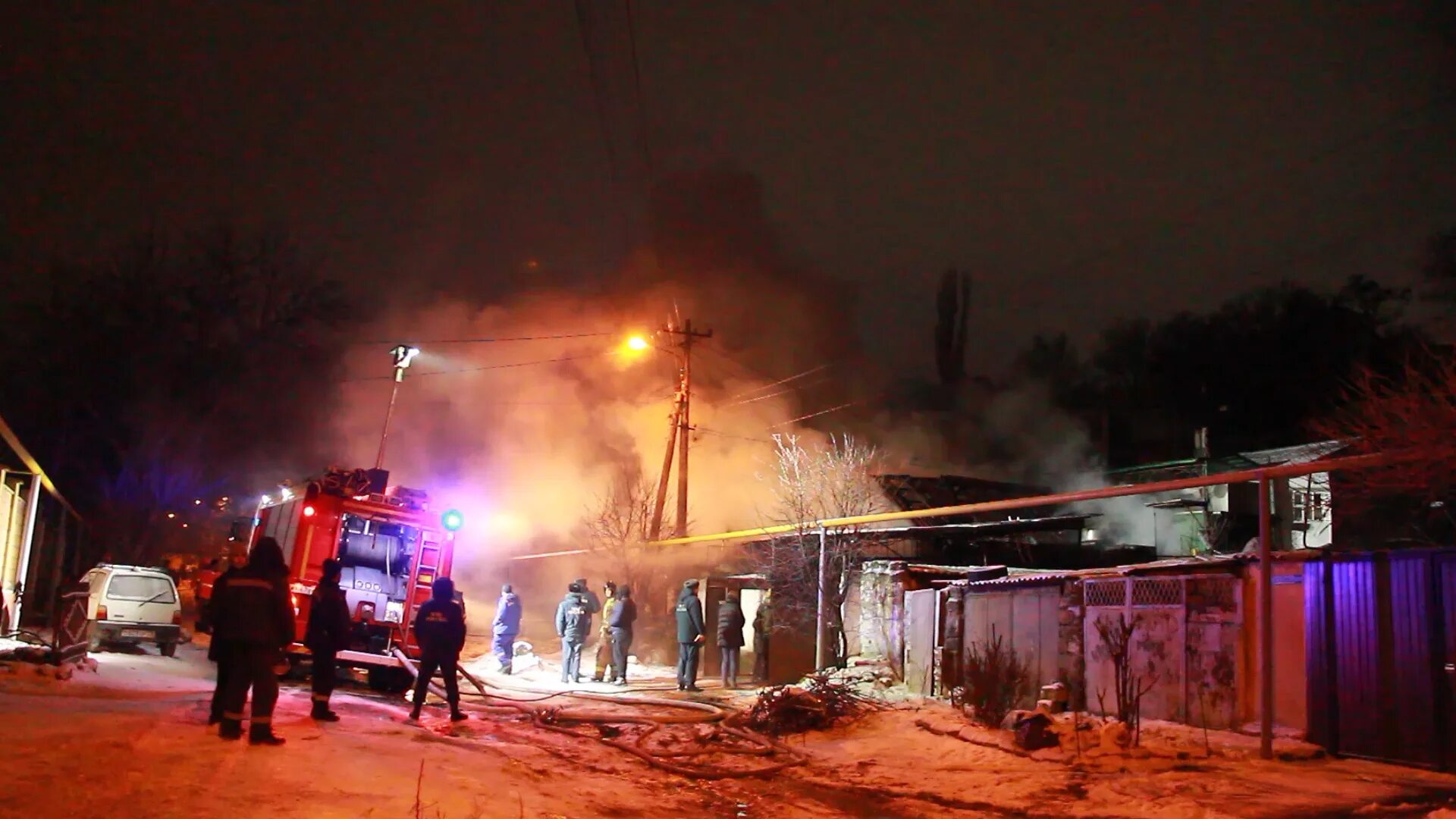 Дом новости 10.03 2024. Крым Симферополь пожар. Горящий дом. Пожар в Симферополе сейчас. Пожар в гостинице «Россия».